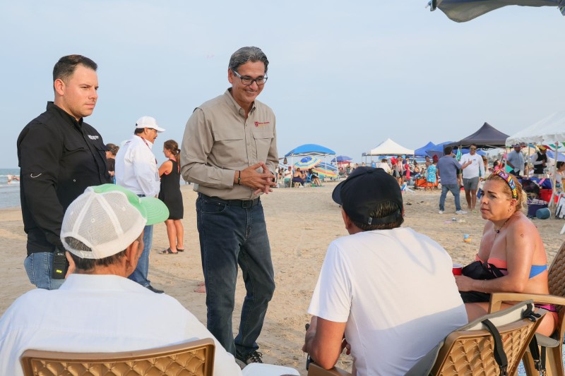 Playa Miramar destaca por su seguridad, orden y limpieza: Erasmo González