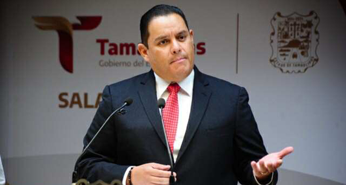 Benefició Cabeza de Vaca con contratos a los Carmona, denuncia Salud