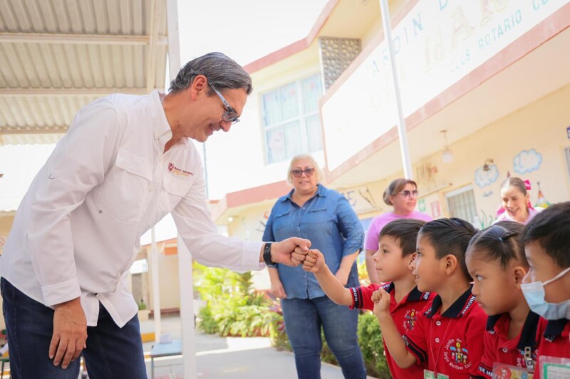 Llama Erasmo González a escolares y padres de familia aprovechar Feria de Regreso a Clases
