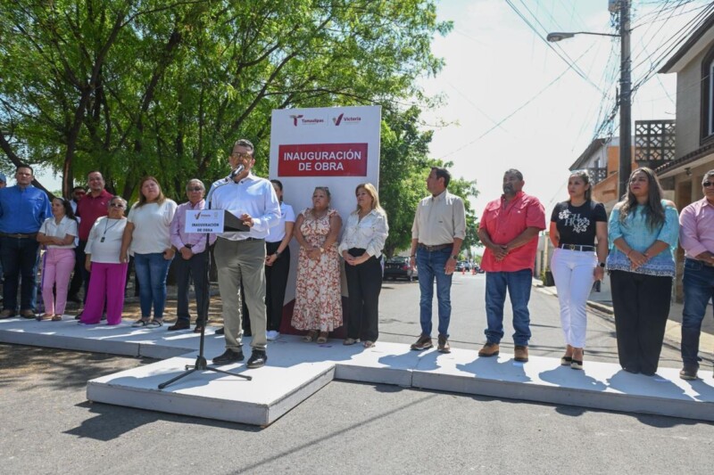 Habitantes de Lomas de Calamaco en Ciudad Victoria reciben dos calles más pavimentadas