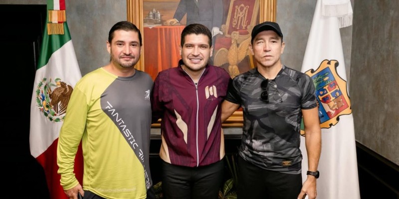 El alcalde Beto Granados recibe a atletas en la sala Benito Juárez