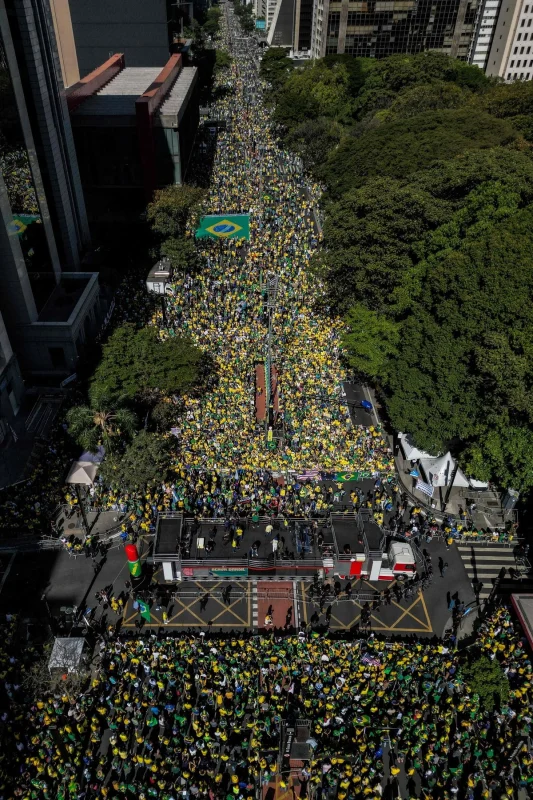 Partidarios de Bolsonaro protestan contra el Supremo y Lula