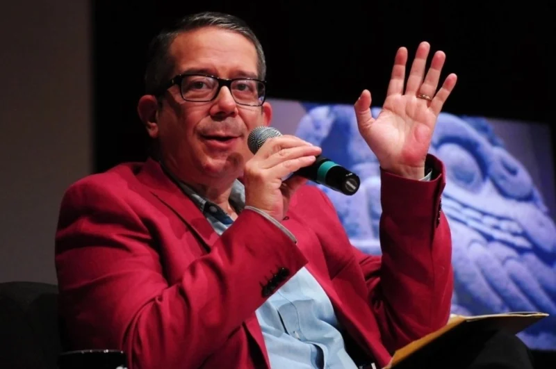 Propone Sheinbaum a Jenaro Villamil para un nuevo periodo al frente del SPR