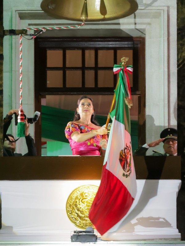 Miles de Tampiqueños Acompañan a Mónica Villarreal Anaya en el Grito de Independencia