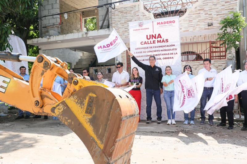 Erasmo González inicia más obras de pavimentación en la Obrera y Arboledas de Ciudad Madero