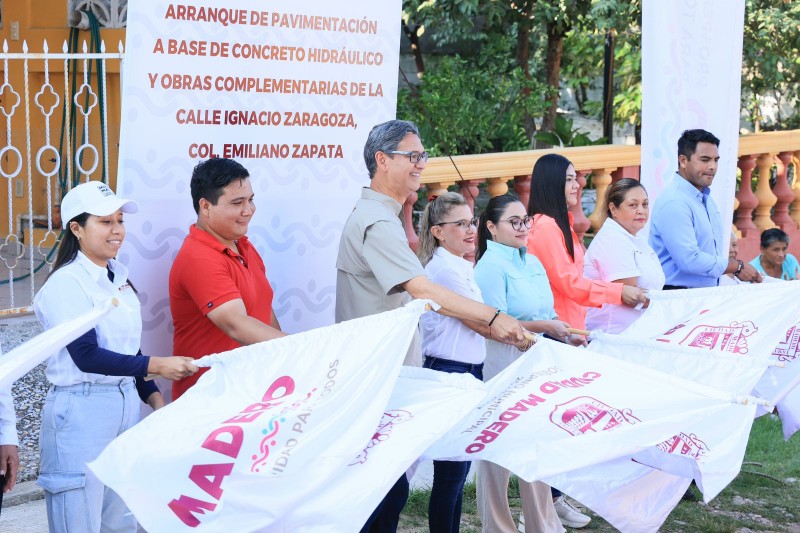 Erasmo González arranca 3 obras más de pavimentación con concreto hidráulico