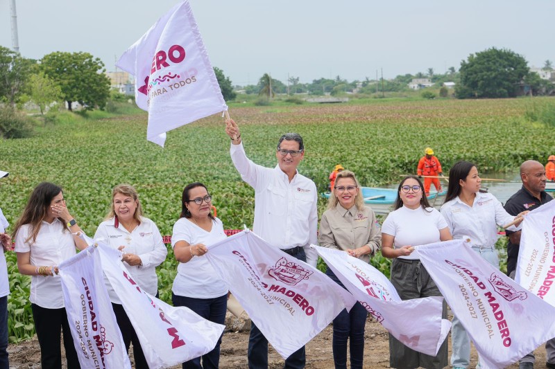 Erasmo González arranca limpieza de vegetación acuática en sistema lagunario de Ciudad Madero