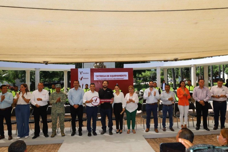 Entrega alcalde de Ciudad Victoria 23 unidades motrices a áreas prioritarias del municipio