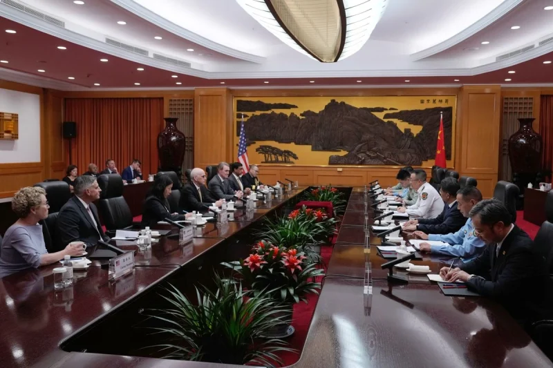 Delegación de EU se reúne en Pekín con ministro de Defensa de China