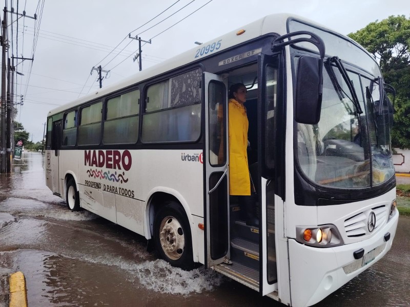 Gobierno de Ciudad Madero brinda transporte gratuito por lluvias en apoyo a la ciudadanía