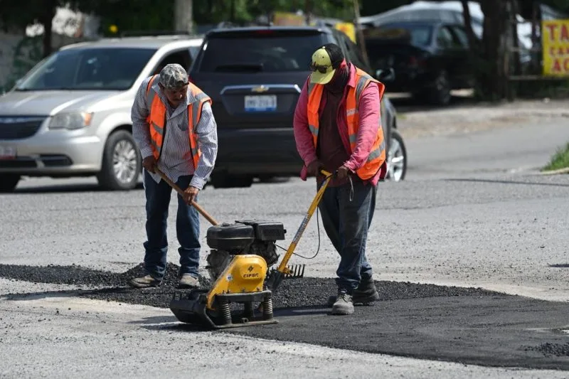 Después de las lluvias ayuntamiento de Ciudad Victoria repara calles dañadas