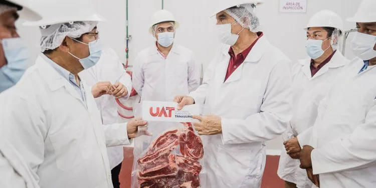 Constató gobernador modernización del rastro de la UAT