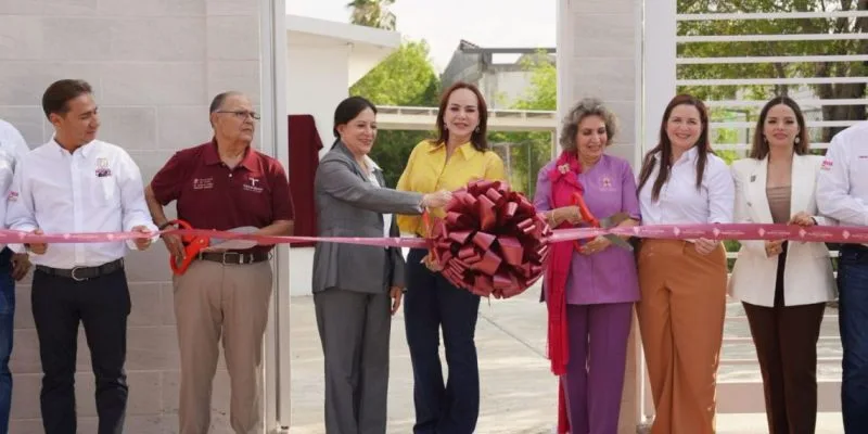 Inaugura Carmen Lilia Canturosas clínica municipal