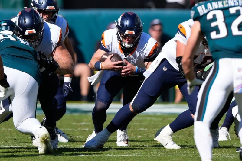Adiós al invicto: Broncos le corta el vuelo a las Águilas de Filadelfia; ganan 21-17