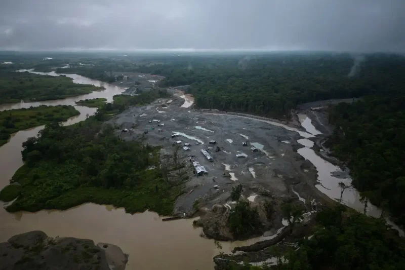 Advierte ONU a Colombia sobre contaminación por mercurio en río Atrato