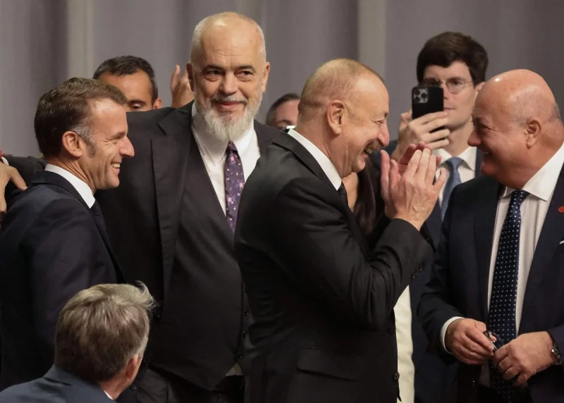 Macron y líder albanés bromean de la confusión de Trump por llevar paz