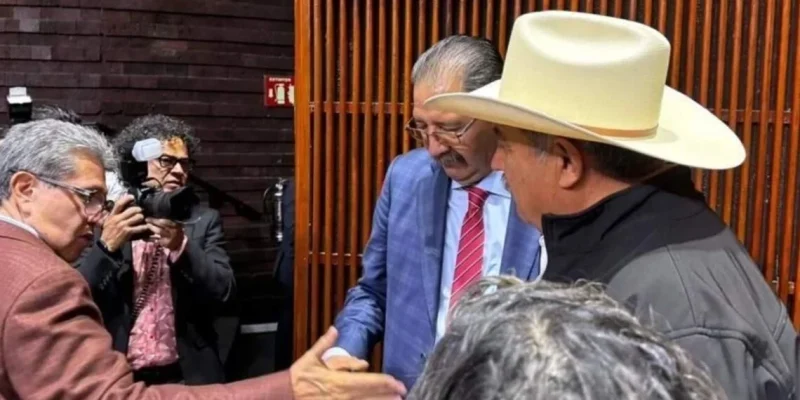 Concreta Monreal con líderes agrícolas instalar mesas de diálogo para revisar Ley de Aguas