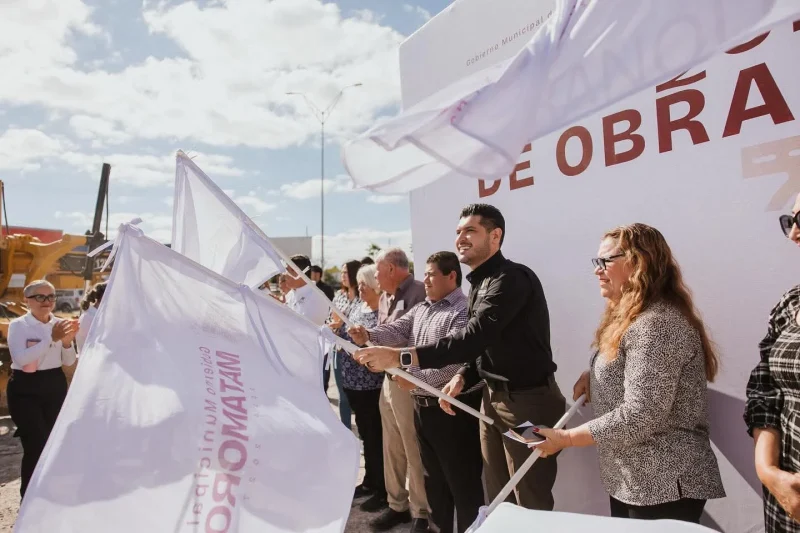 Beto Granados da arranque de Obra en la Avenida Pedro Cárdenas de Matamoros