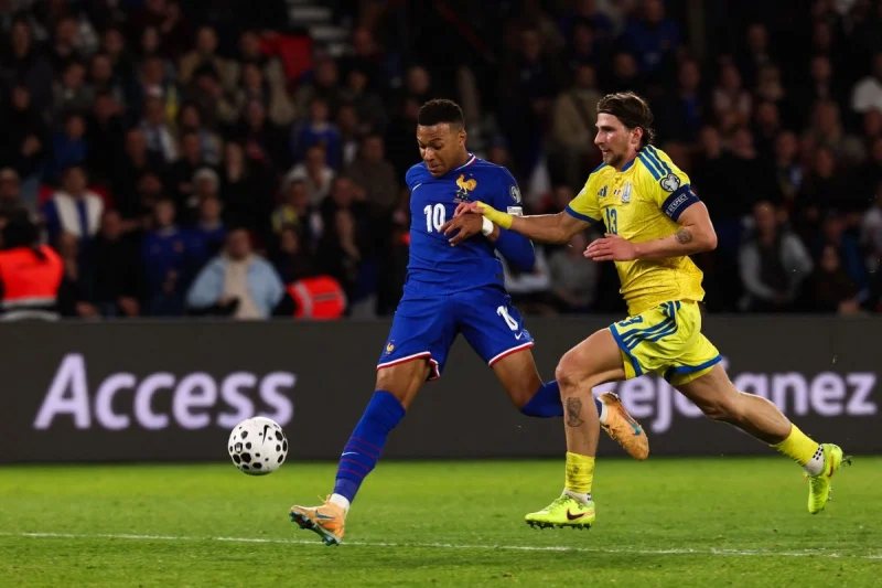 Francia sella su pase al Mundial 2026 con goleada y doblete de Mbappé