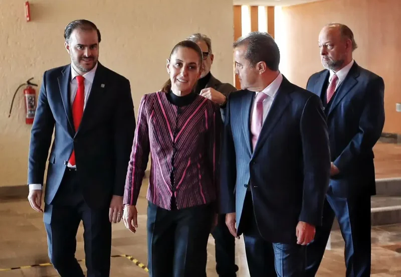 Gobierno no reprime, ni censura: Sheinbaum ante concesionarios de radio y TV