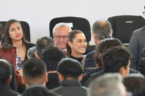 Congreso de Perú declara persona ‘non grata’ a la presidenta Claudia Sheinbaum