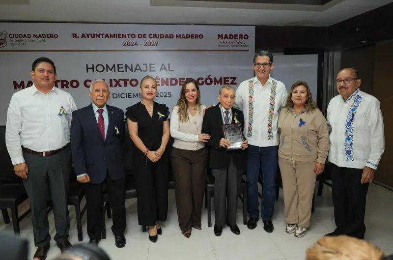 Entregan la presea Tamatán en homenaje al maestro Calixto Méndez Gómez
