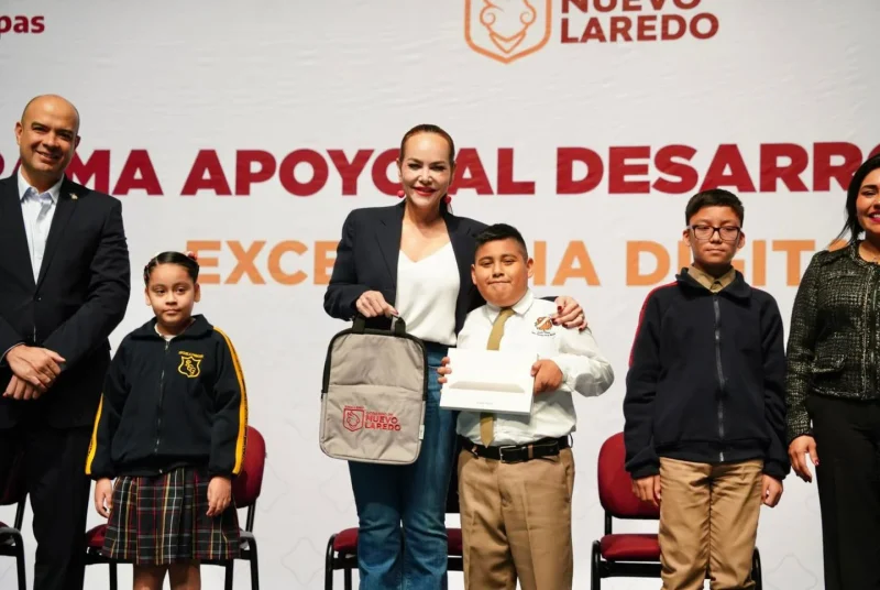 Reconocen labor de Carmen Lilia a favor de la educación en Nuevo Laredo