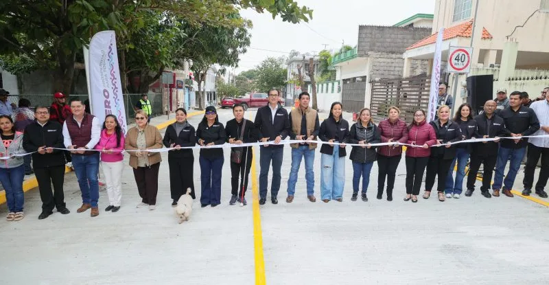Una calle más en la Obrera, digna, segura y de mayor bienestar: Erasmo González