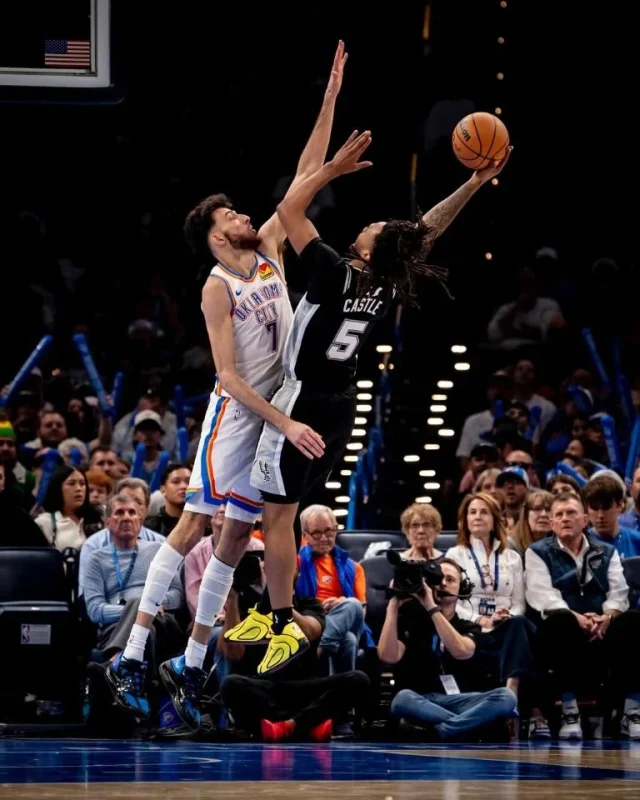 San Antonio Spurs vence 117-102 a Oklahoma City Thunder
