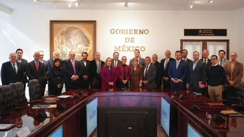Sheinbaum sostiene segundo encuentro con empresas de carga que operan en AIFA