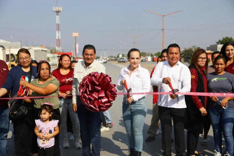 Carmen Lilia entrega obras viales en Valles de Anáhuac