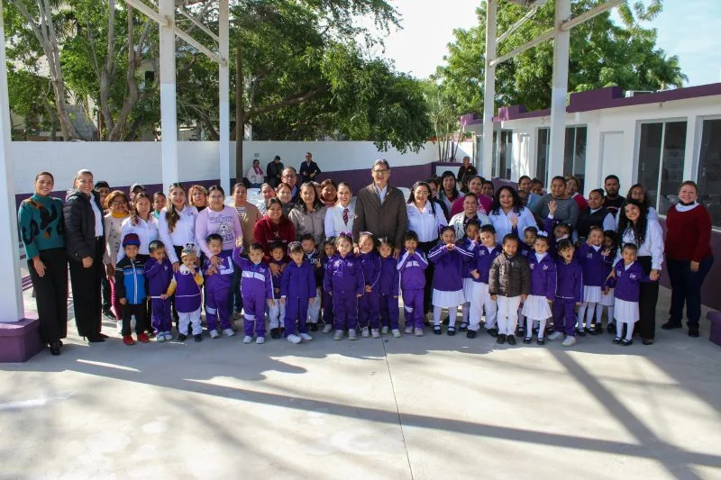 Dunia y Erasmo entregan a niñas y niños espacios más dignos en CAIC 15 de Mayo