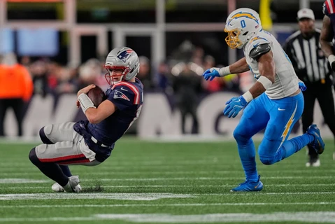 Drake Maye lidera triunfo 16-3 de los Patriotas sobre Cargadores