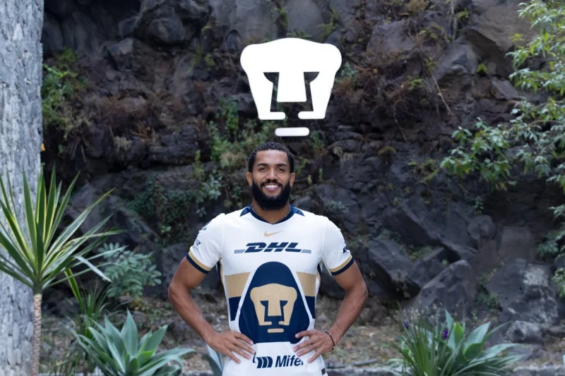 El brasileño Juninho Vieira llega a la CDMX para reportar con Pumas