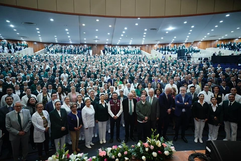 En seis años, IMSS incrementó 50% su personal de enfermería: Zoé Robledo