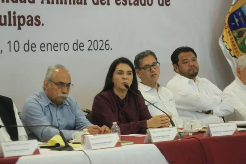 Mónica Villarreal reafirma su compromiso con la sanidad animal en Tampico
