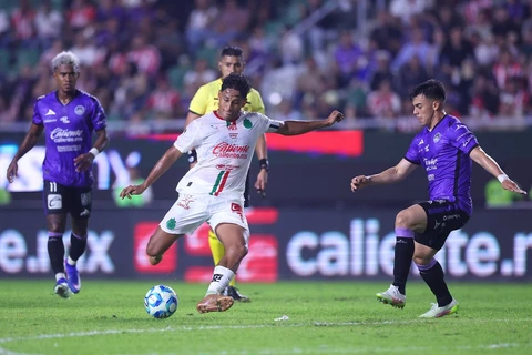 Chivas vence a Mazatlán y se mantiene invicto en Liga Mx