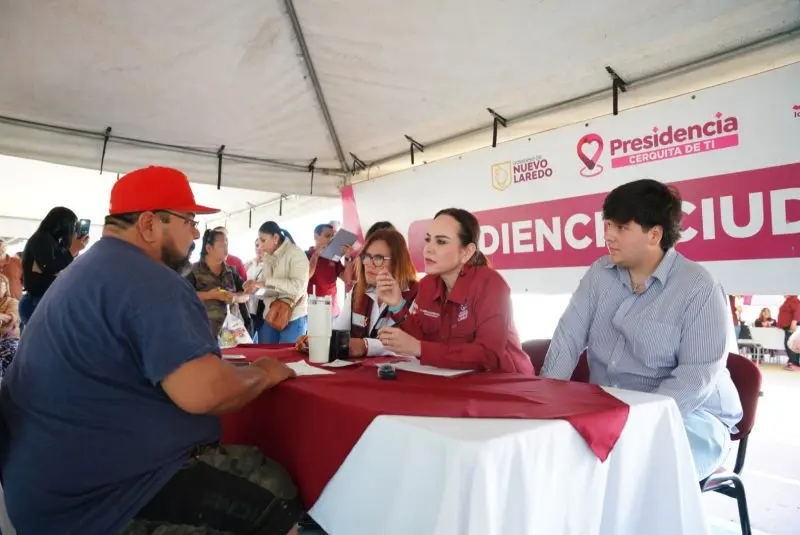Gobierno Municipal de Nuevo Laredo lleva atención a familias de Nueva Era con «Presidencia cerquita de ti»