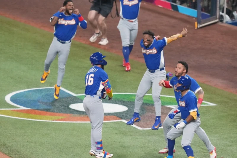 Italia y Venezuela sorprenden en el Clásico Mundial de Beisbol y ahora buscarán ir a la final