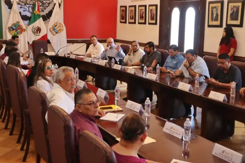 Sesiona Mesa de Ordenamiento Territorial en Victoria .
