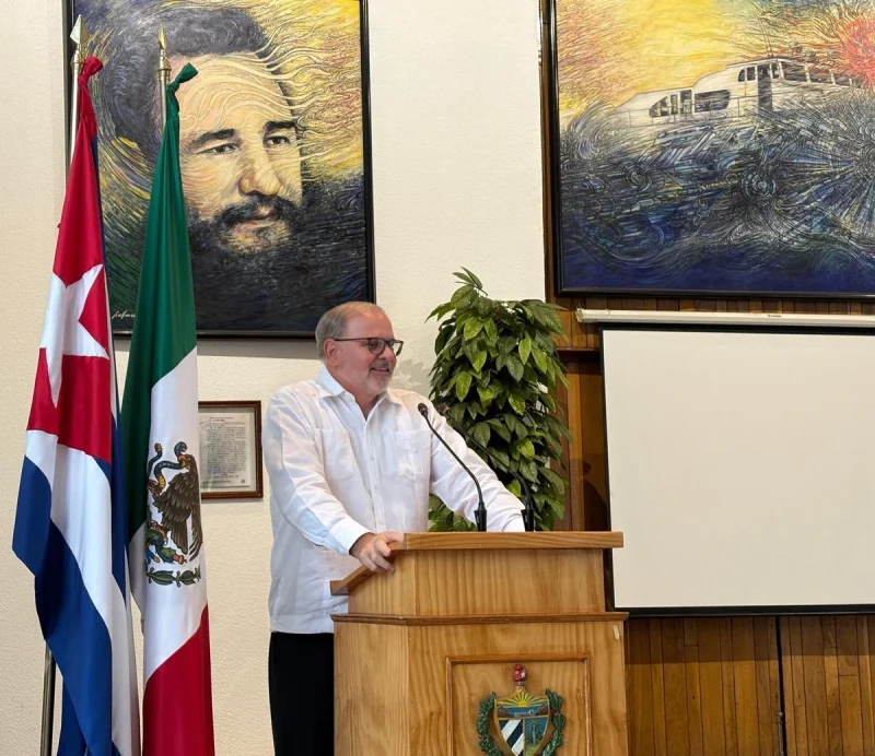 Embajador de Cuba en México presenta cartas credenciales a Sheinbaum