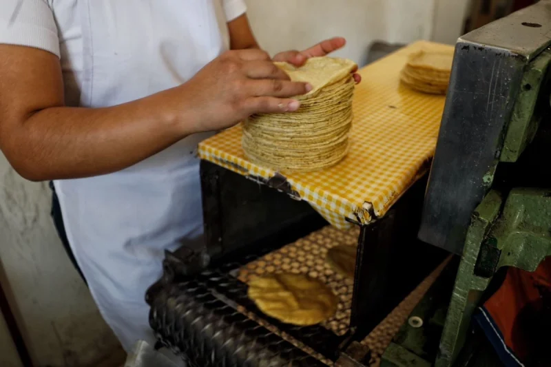 No aumentará precio de tortilla, asegura titular de Sader tras reunión con representantes del sector