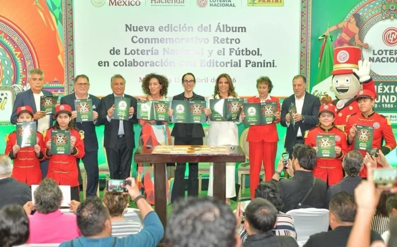 Presentan álbum retro que recupera la memoria del futbol femenil en el Mundial 1971