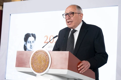 Inversiones de 21 mil mdp en 7 planes farmacéuticos