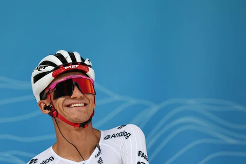 Isaac del Toro desciende al puesto 16 del Tour Auvergne Rhone-Alpes 2026