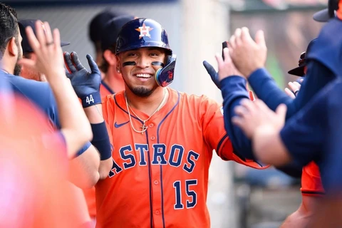 Isaac Paredes llega a los 100 jonrones en las Grandes Ligas