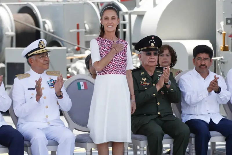 En el Día de la Marina, Sheinbaum llama a defender la patria ante campañas de odio del exterior